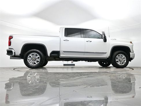 Used 2024 Chevrolet Silverado 2500 High Country w/ High Country Premium Package image 33