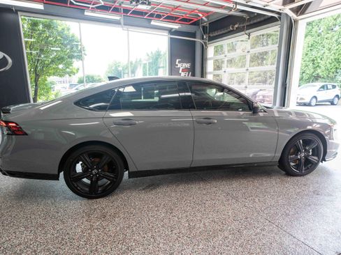 Used 2025 Honda Accord Sport image 4