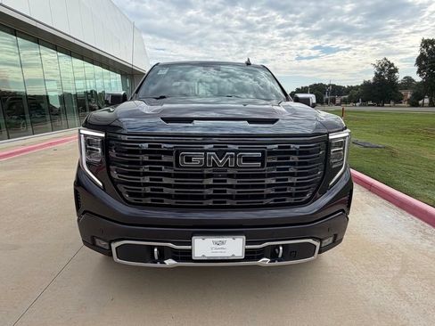Used 2022 GMC Sierra 1500 Denali Ultimate AWD/4WD image 10