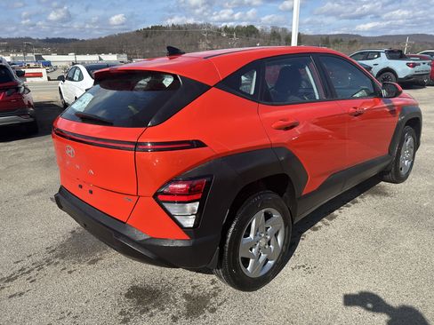 Used 2025 Hyundai Kona SE image 9