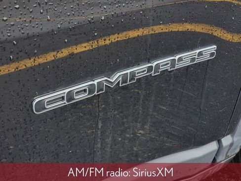 Used 2024 Jeep Compass Limited image 7