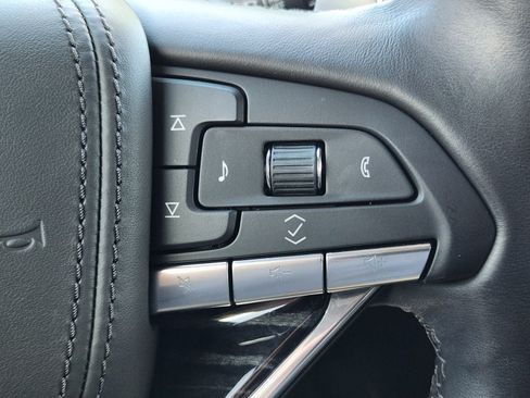 Certified 2023 Cadillac Escalade ESV V AWD/4WD image 25
