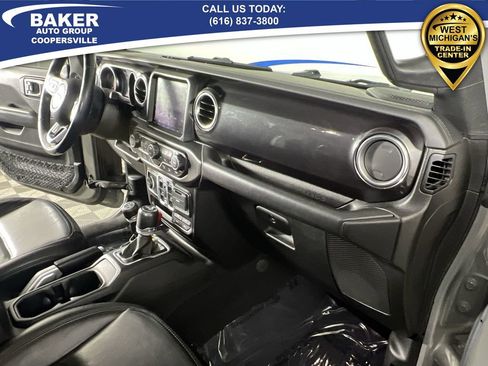 Used 2020 Jeep Wrangler Unlimited Sahara image 27