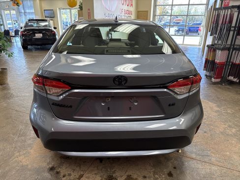 Used 2022 Toyota Corolla LE image 8