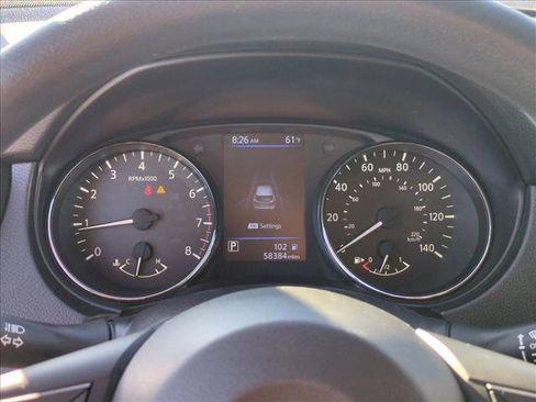 Used 2020 Nissan Rogue Sport S image 11