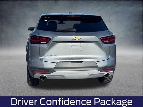 Used 2023 Chevrolet Blazer LT w/ Driver Confidence Package image 5