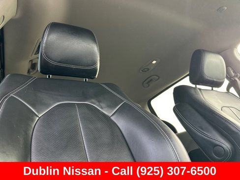 Used 2022 Chrysler Pacifica Touring-L FWD image 22