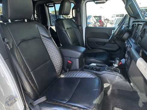 Used 2021 Jeep Gladiator Overland image 32