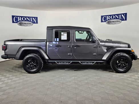 Used 2023 Jeep Gladiator Sport AWD/4WD image 27