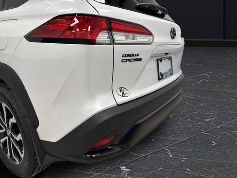 Used 2024 Toyota Corolla Cross SE image 30