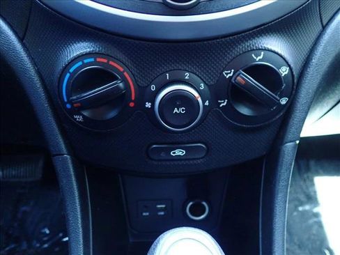 Used 2017 Hyundai Accent SE image 19