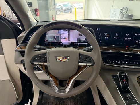 Used 2023 Cadillac Escalade Sport Platinum image 32