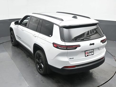 New 2025 Jeep Grand Cherokee L Altitude image 38