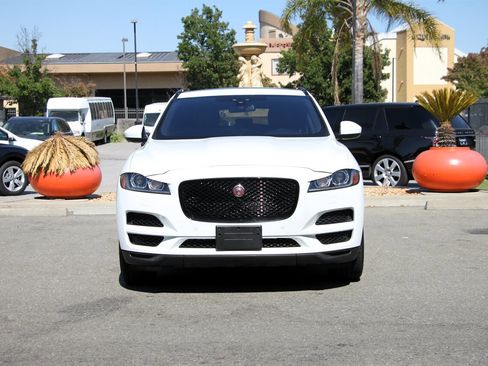 Used 2018 Jaguar F-PACE Premium AWD/4WD image 2