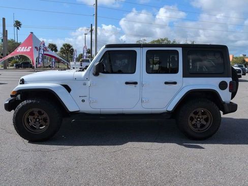 Used 2021 Jeep Wrangler Unlimited Sahara AWD/4WD image 7