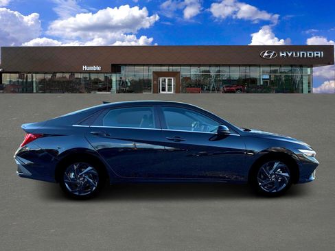 New 2026 Hyundai Elantra SEL Sport Premium FWD image 9