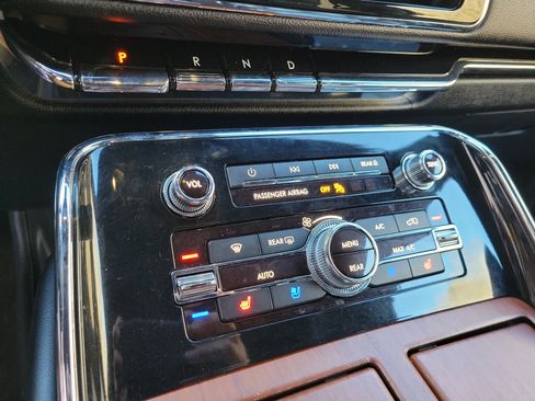 Used 2020 Lincoln Navigator Reserve image 18