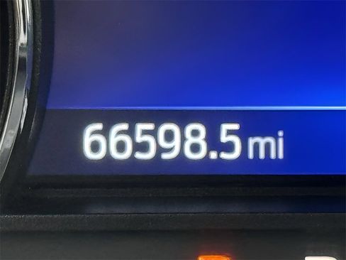 Used 2022 Ford Explorer XLT image 10