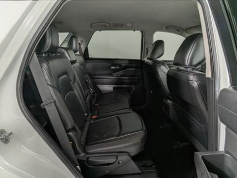 Used 2022 Nissan Pathfinder SL image 22