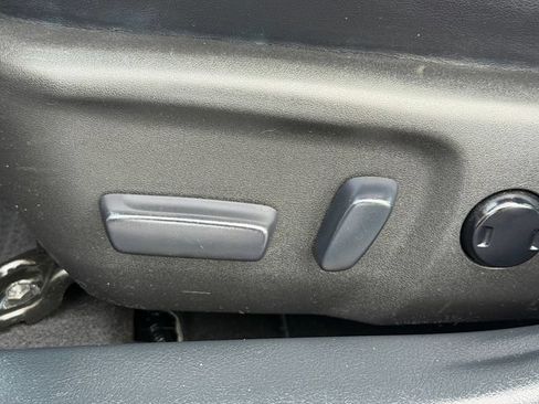 Used 2014 Toyota Camry SE w/ Moonroof Package FWD image 35