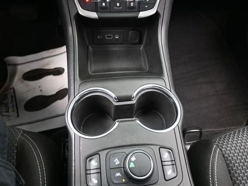 Used 2023 GMC Terrain SLE w/ Driver Convenience Package image 11