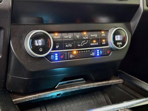 Used 2021 Ford Expedition Limited RWD image 21