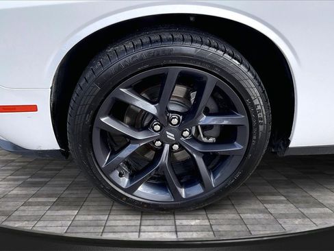 Used 2021 Dodge Challenger SXT w/ Plus Package image 8