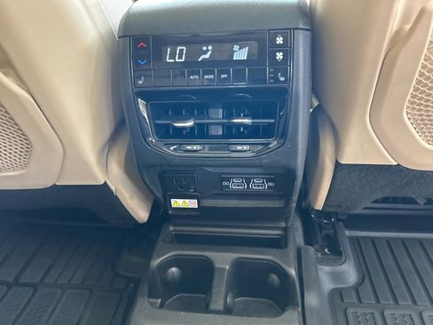 Used 2021 Jeep Grand Cherokee L Limited RWD image 30