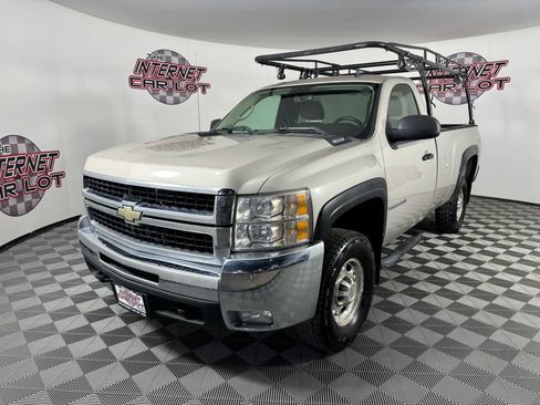 Used 2007 Chevrolet Silverado 2500 LT w/ 1LT Convenience Package image 3