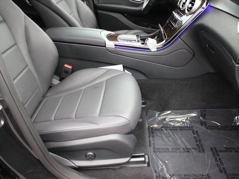 Used 2021 Mercedes-Benz GLC 300 4MATIC image 34