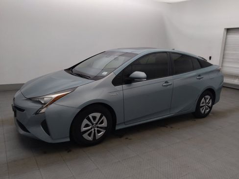 Used 2017 Toyota Prius Three w/ Advanced Technology Package FWD image 2