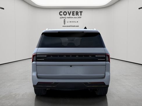 New 2025 Lincoln Navigator Reserve image 5