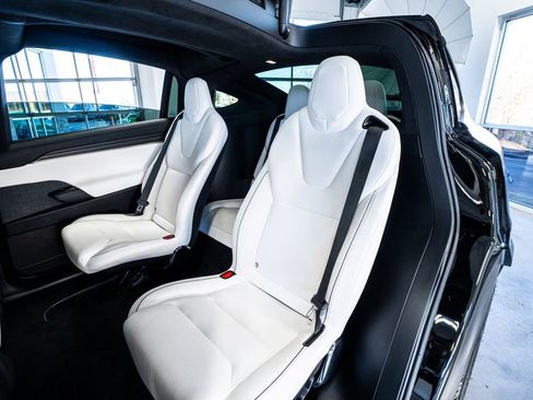 Used 2022 Tesla Model X Plaid image 50