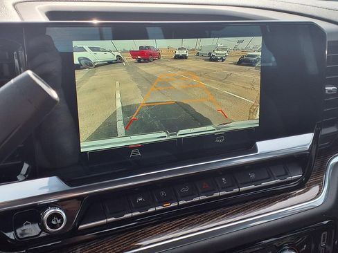 Used 2025 GMC Sierra 1500 SLE image 11