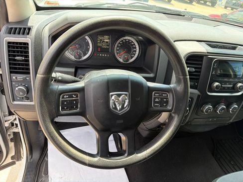 Used 2017 RAM 1500 Express AWD/4WD image 18