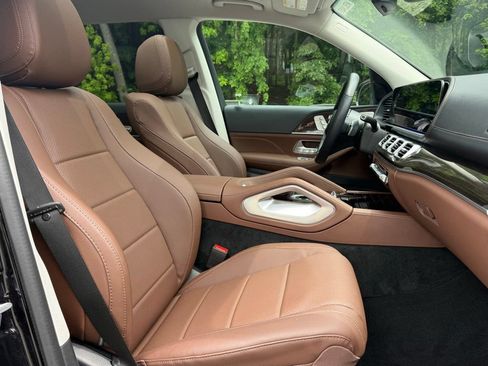 Used 2026 Mercedes-Benz GLS 450 4MATIC image 24