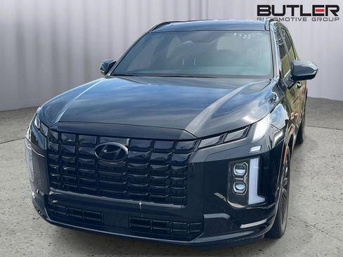Used 2025 Hyundai Palisade Calligraphy image 3