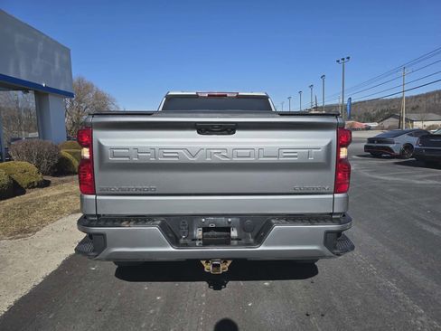 Used 2023 Chevrolet Silverado 1500 Custom image 4