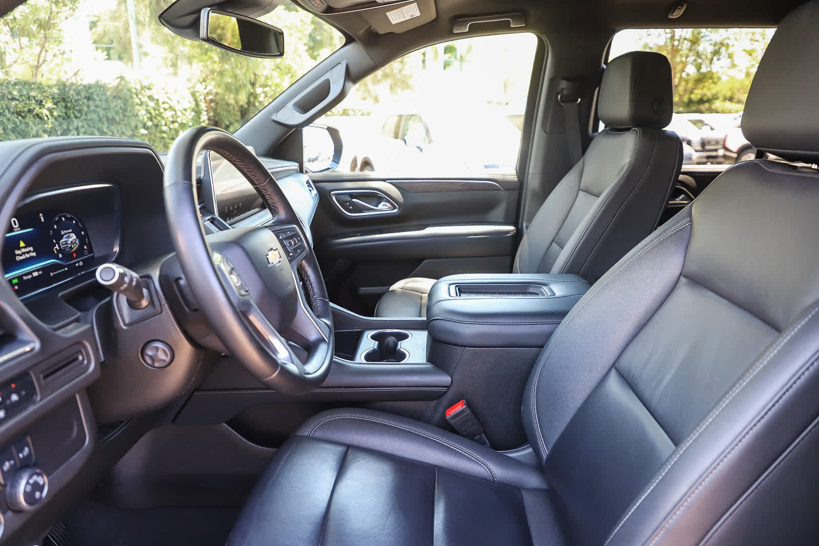 Used 2024 Chevrolet Tahoe LT w/ Luxury Package RWD image 17