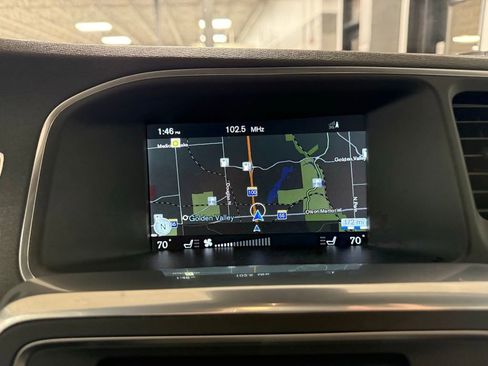 Used 2016 Volvo S60 T5 Inscription Platinum image 10