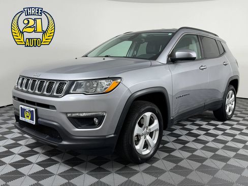 Used 2018 Jeep Compass Latitude w/ Popular Equipment Group AWD/4WD image 1