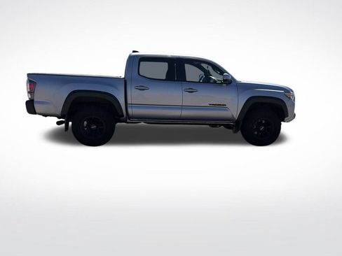 Used 2022 Toyota Tacoma TRD Off-Road AWD/4WD image 6