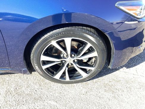 Used 2018 Nissan Maxima Platinum image 12