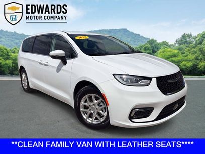 Used 2023 Chrysler Pacifica Touring-L