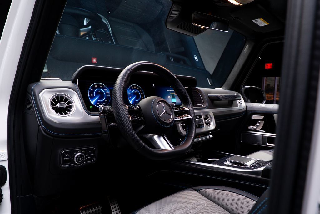 Used 2025 Mercedes-Benz G 580 w/ EQ Technology image 35