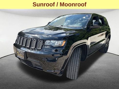 Used 2020 Jeep Grand Cherokee Altitude AWD/4WD image 5