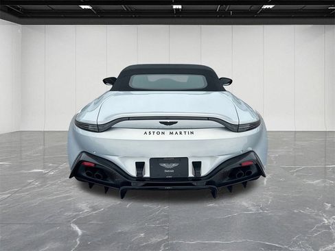 Used 2022 Aston Martin V8 Vantage Roadster image 7