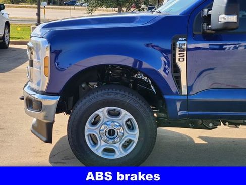 New 2026 Ford F250 XLT w/ FX4 Off-Road Package image 9