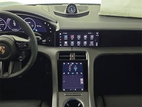 New 2025 Porsche Taycan GTS image 19
