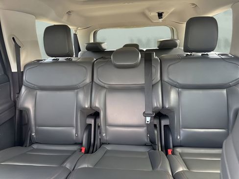 Used 2025 Ford Expedition Max Active AWD/4WD image 12
